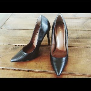 BLK LEATHER HIGH HEELS